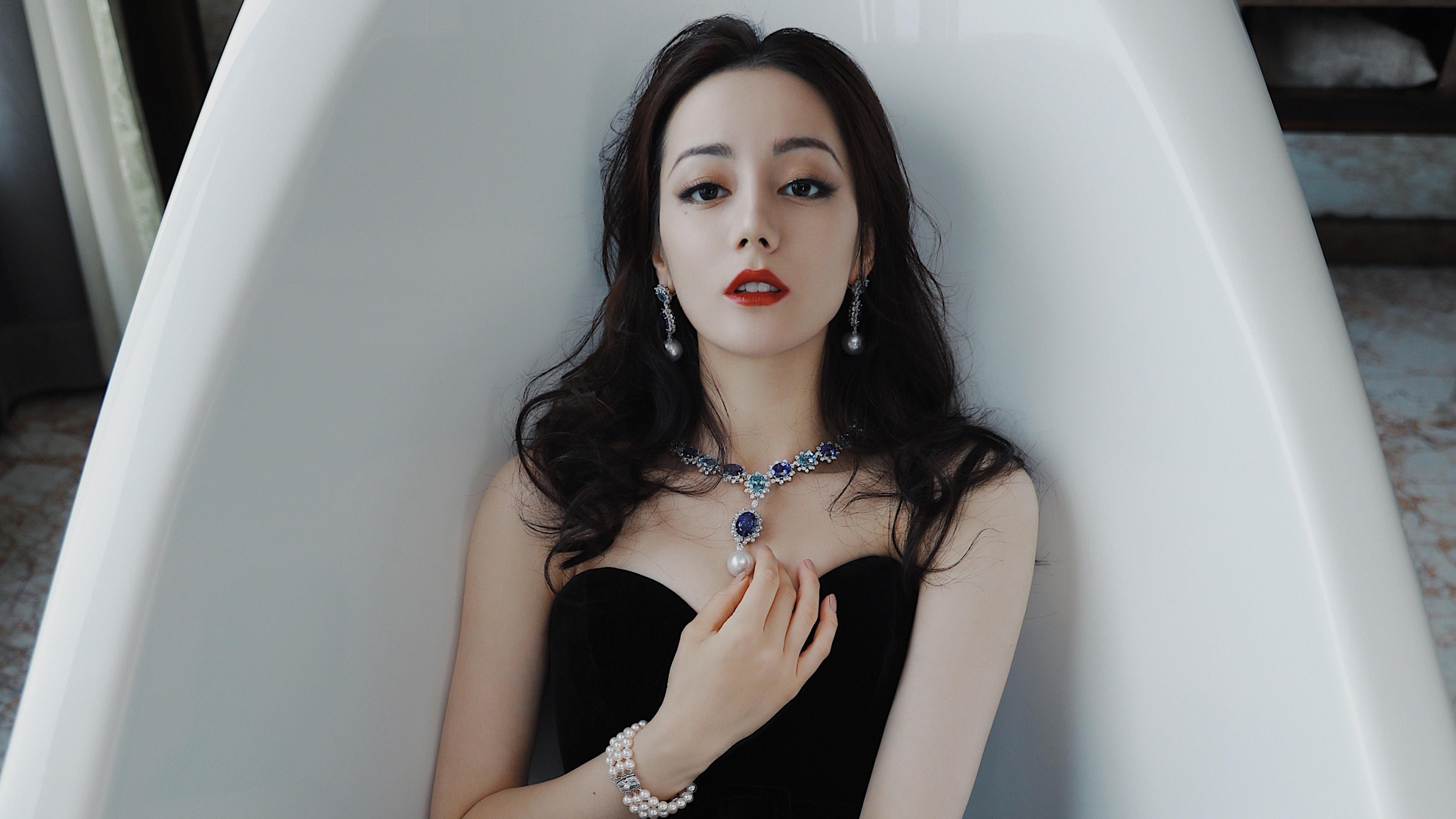 爱游戏娱乐网址-“网球赛事：高新体育中心赛场的精妙对抗与攻守转换”
